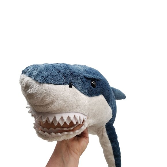 Newport Aquariums X Large stuffed Shark - Picture 2 of 5